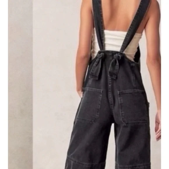 FREE PEOPLE BLACK DENIM OVERALLS W TIE DETAILS AND POCKETS! S - Picture 2 of 7